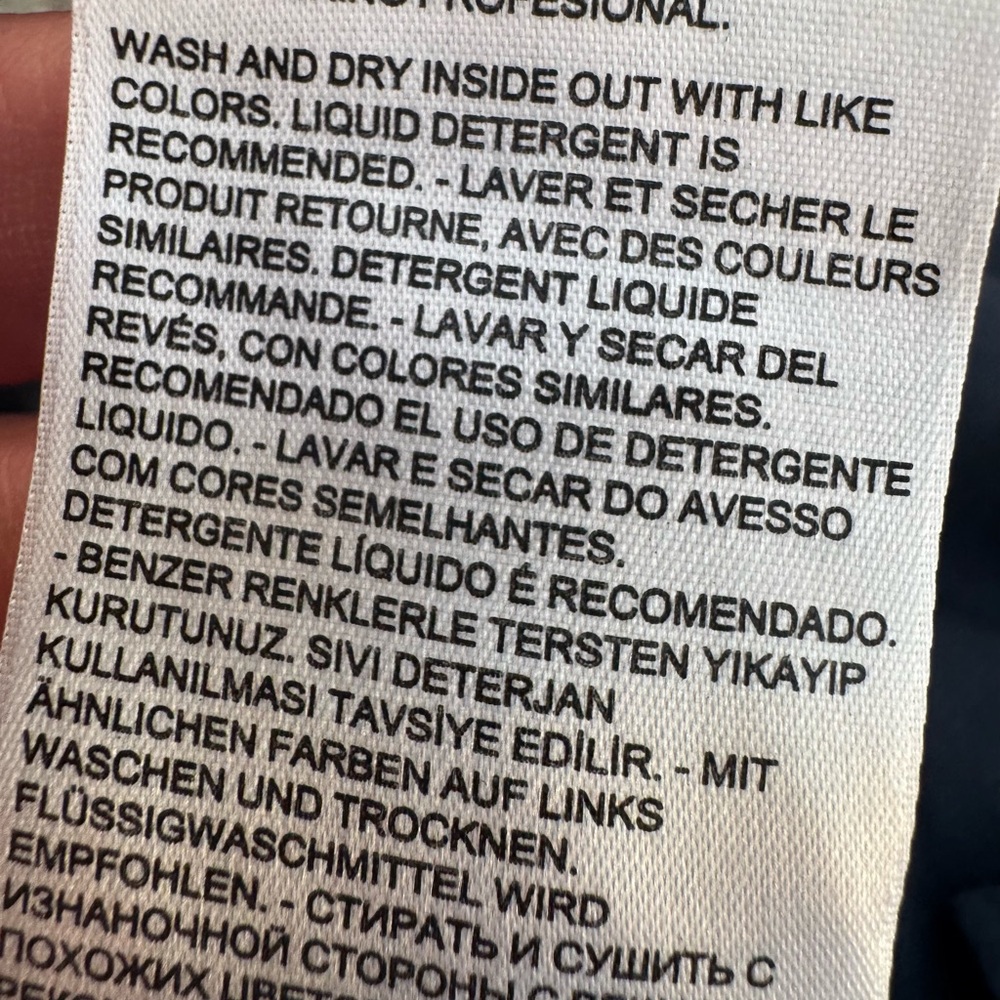 Levi's Women’s Dark Navy Cargo Shorts for Men - Picture 5 of 7